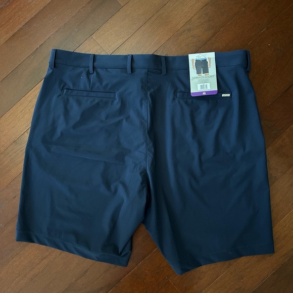 NWT Greg Norman Stretch Golf Shorts
40 Blue Lightweight Easy Care 8.5"
Inseam - Picture 7 of 9